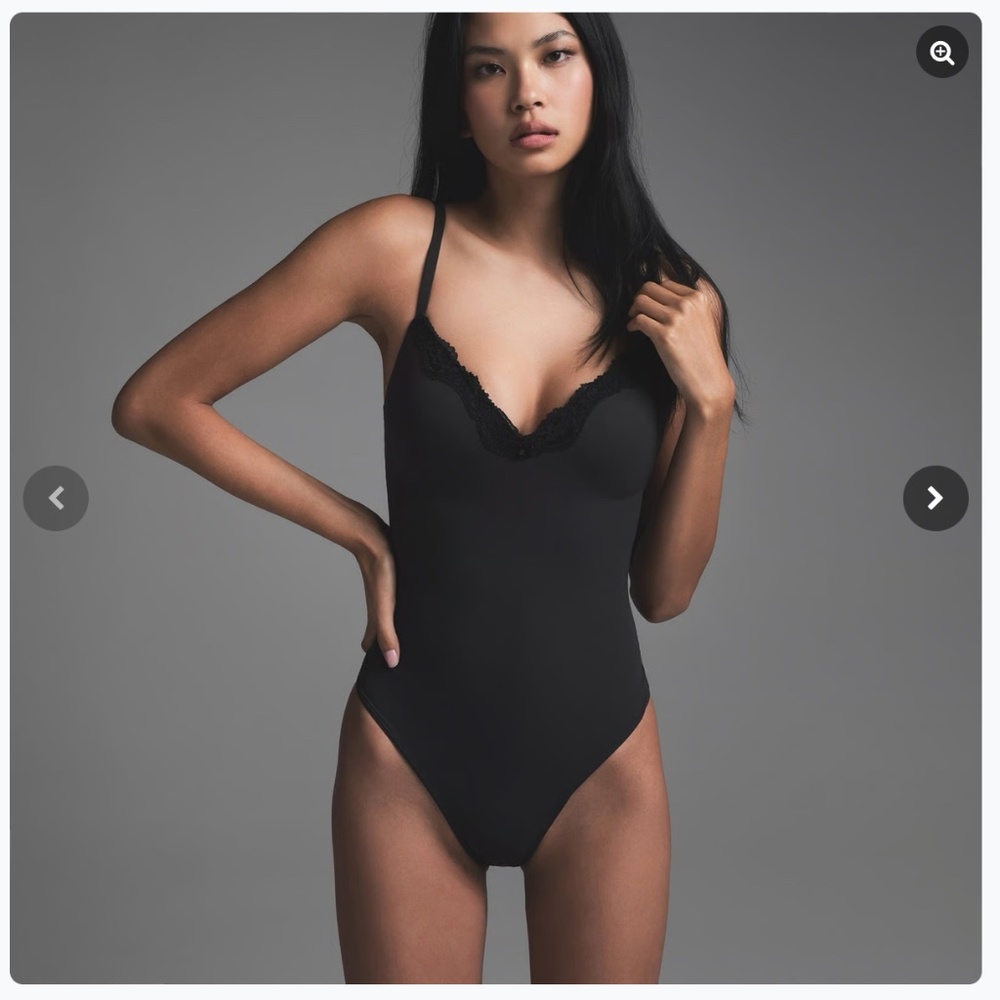 Skims Fits Everybody Lace Push Up Thong Black Bodysuit